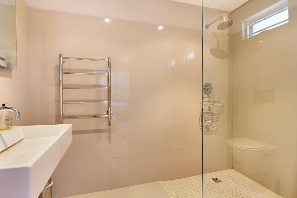 Spacious 3bed Apt Overlooking Cape Town Panova