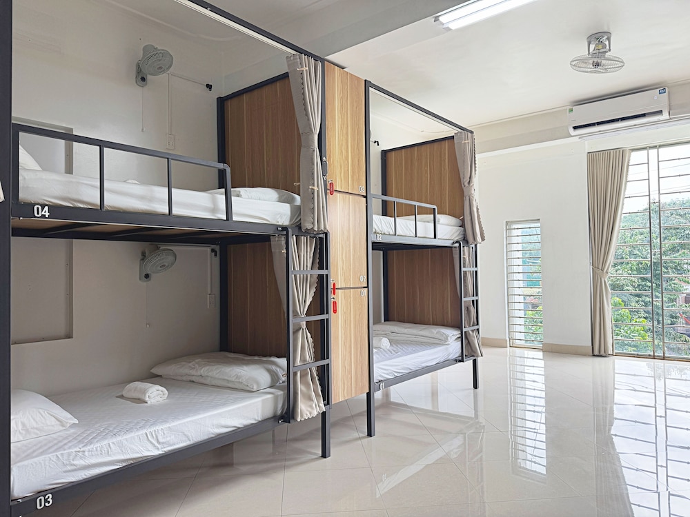 RAW Hostel - Tour & Motorbikes Rental