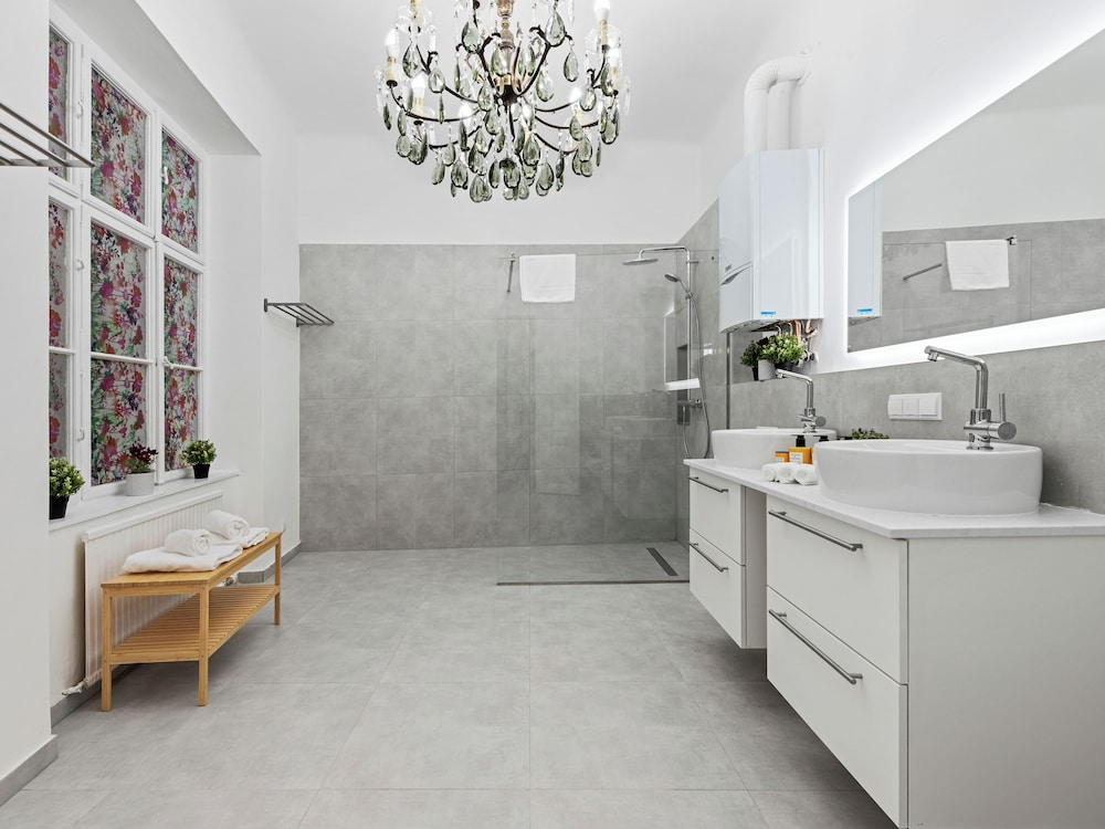 MICE&MEN Serviced Apartment City Center