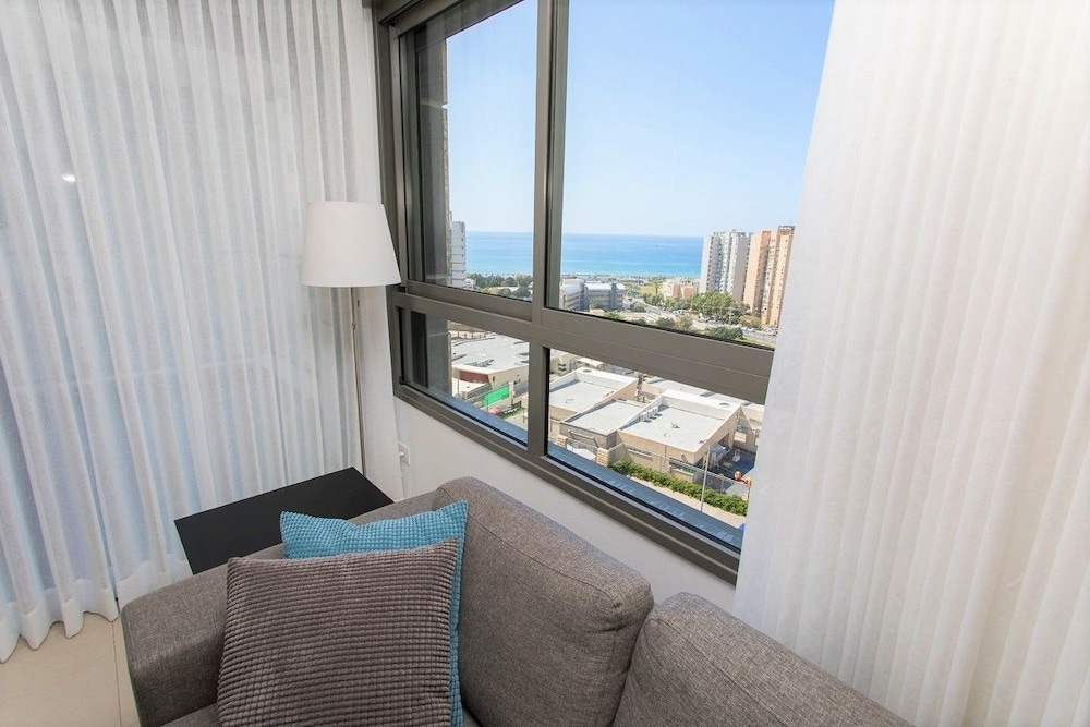 Nino Sea View