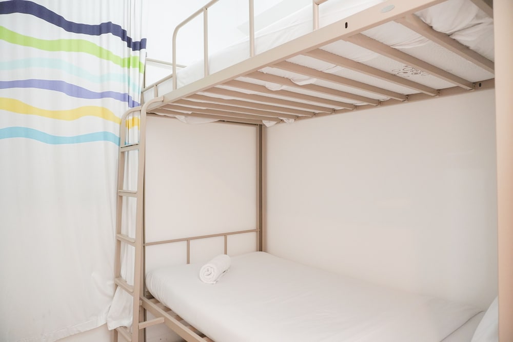 Comfort And Modern Look 2Br At Sky House Bsd Apartment view 4