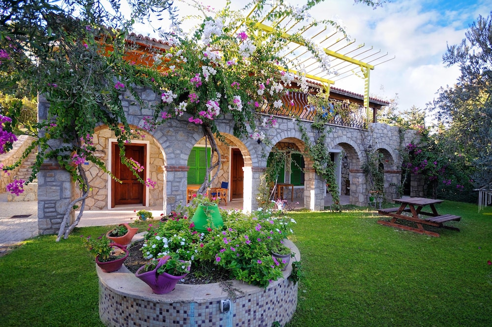 guesthouse by west