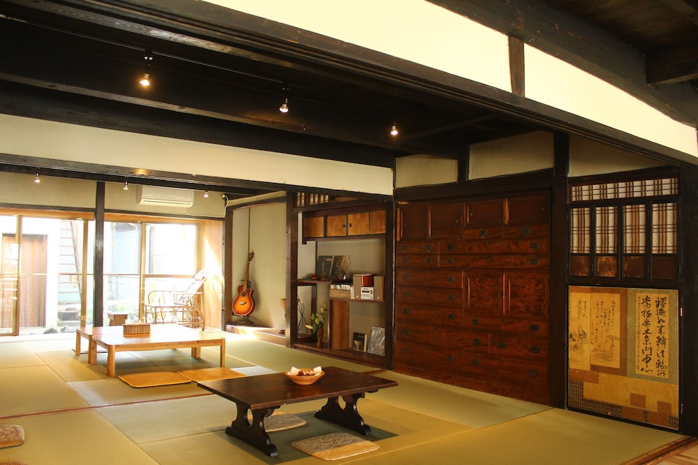 The hostel & Tatami bar UCHIKOBARE