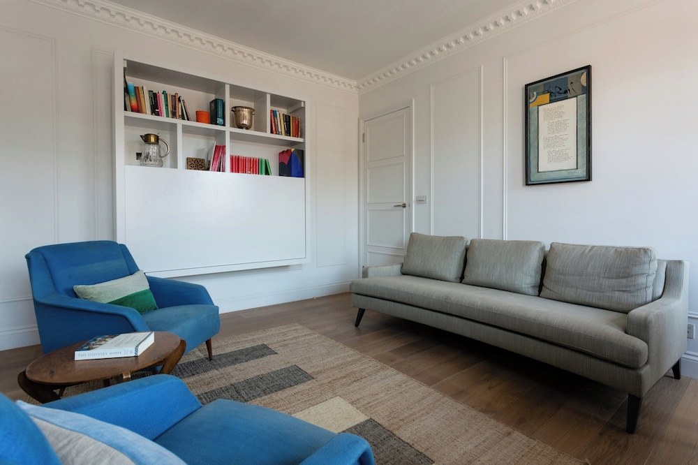 Cresswell Gardens IV by Onefinestay
