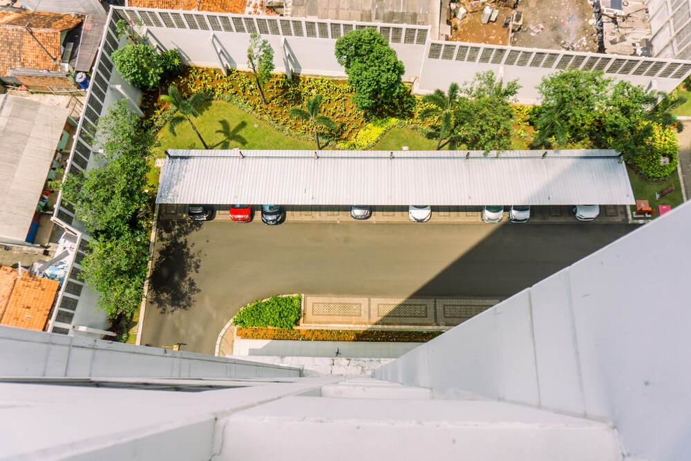 Fancy And Serene 1Br Apartment At M-Town Residence view 2