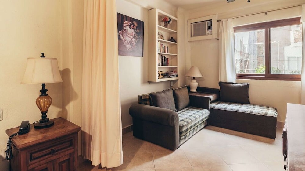 Ocean View 1Br Condo-balcony-beach-pool - 301