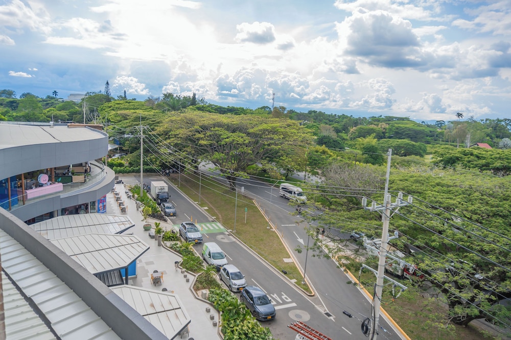 Apartasuites Cerritos Mall