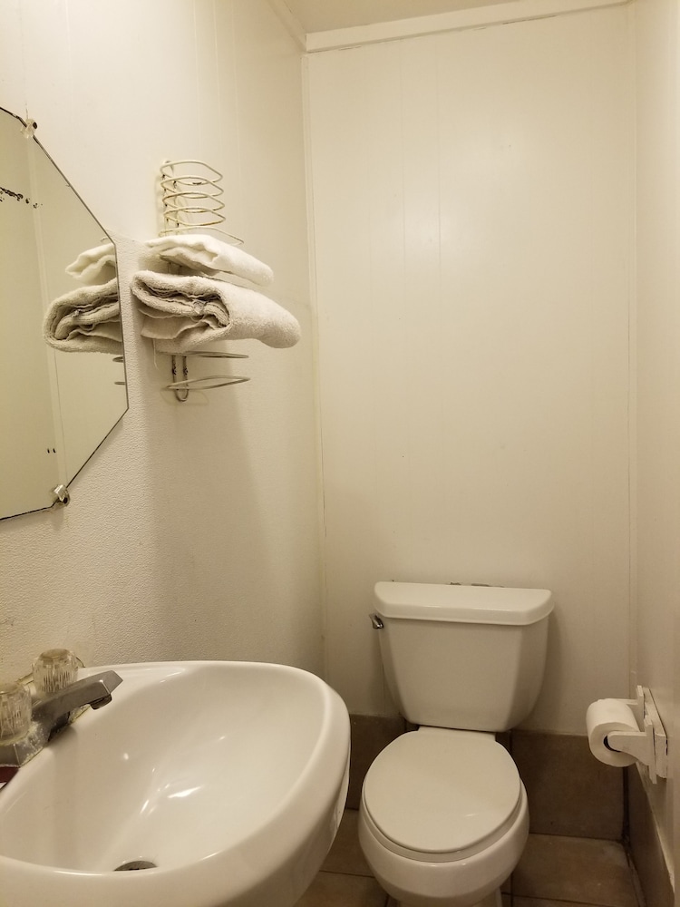 Lone Star Inn by FairBridge - Property Image 10