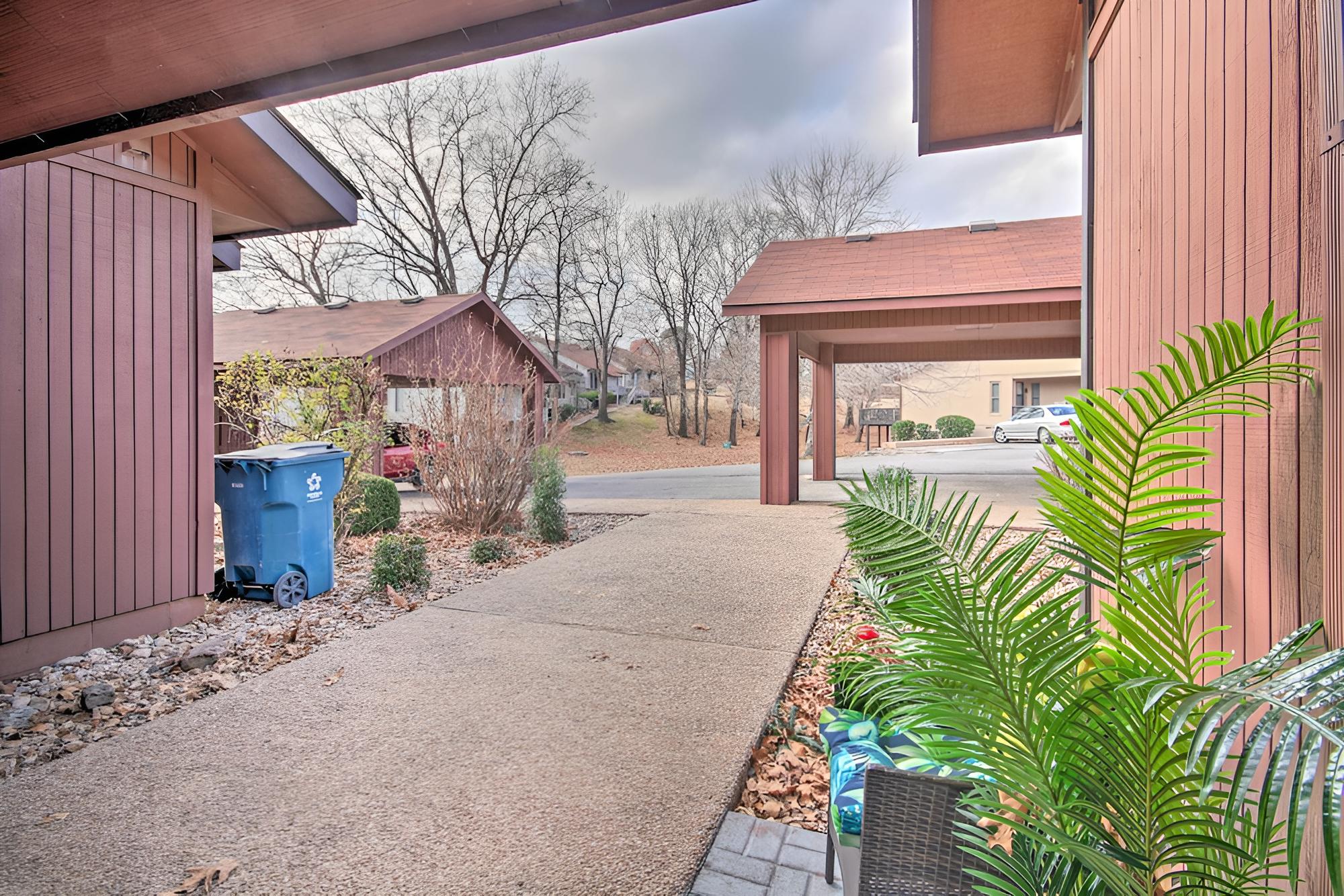 Vibrant Townhome on Golf Course & Bike Trails view 3