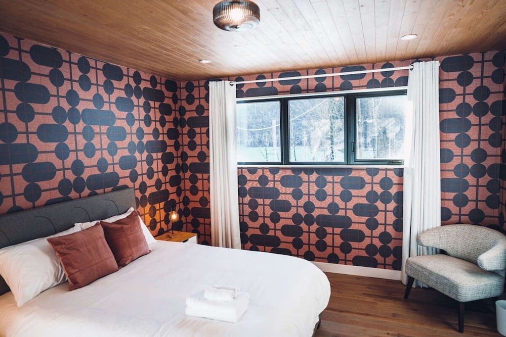 Lakeview Mid Century Luxury Cottage Citq 311414