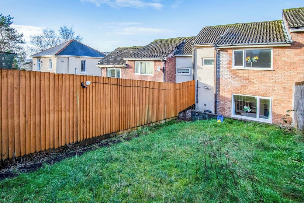 Gellionen - 2 Bedroom House - Clydach