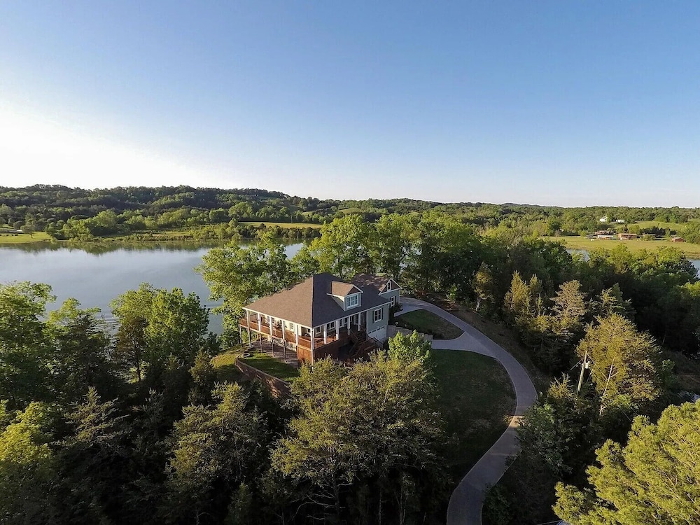 The Retreat at Paradise Hills