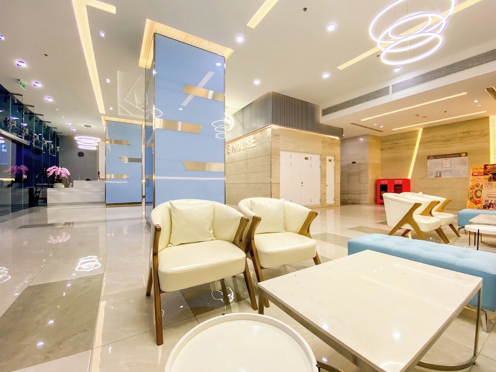 SUNWAH PEARL Premier Residence