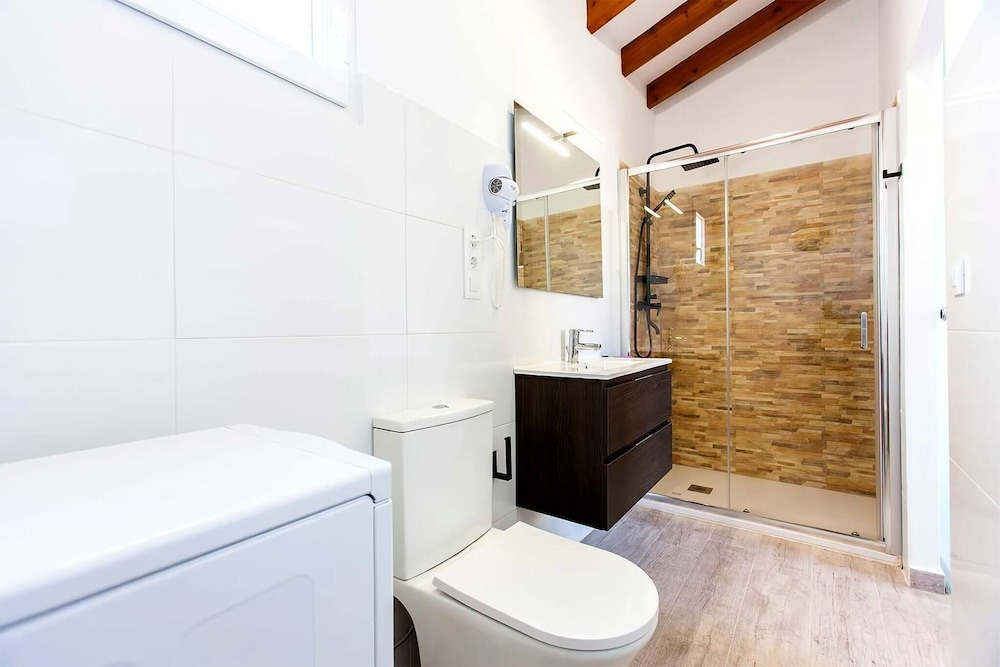 Apartment With air Conditioning, Parking and Wi-fi