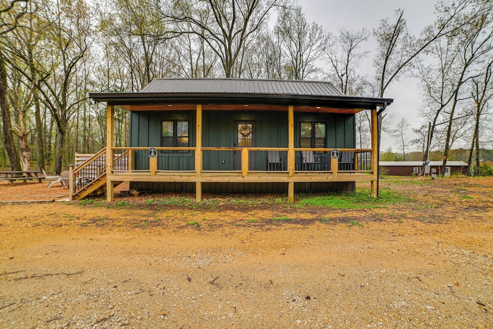 Walk to Marina: Springville Cabin w/ Fire Pit!