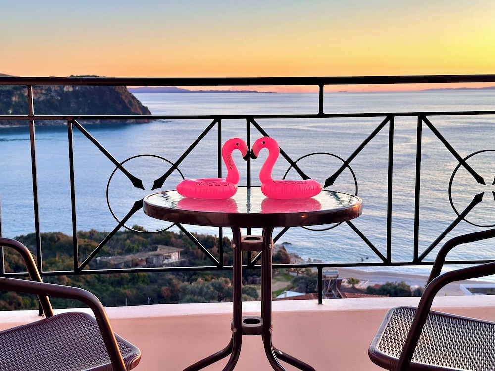 Roomers Himara