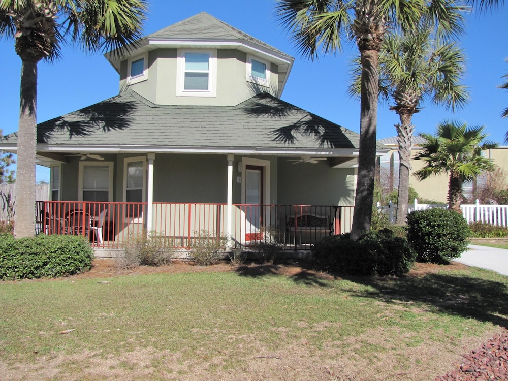 Windancer Cottages by Crystal Waters