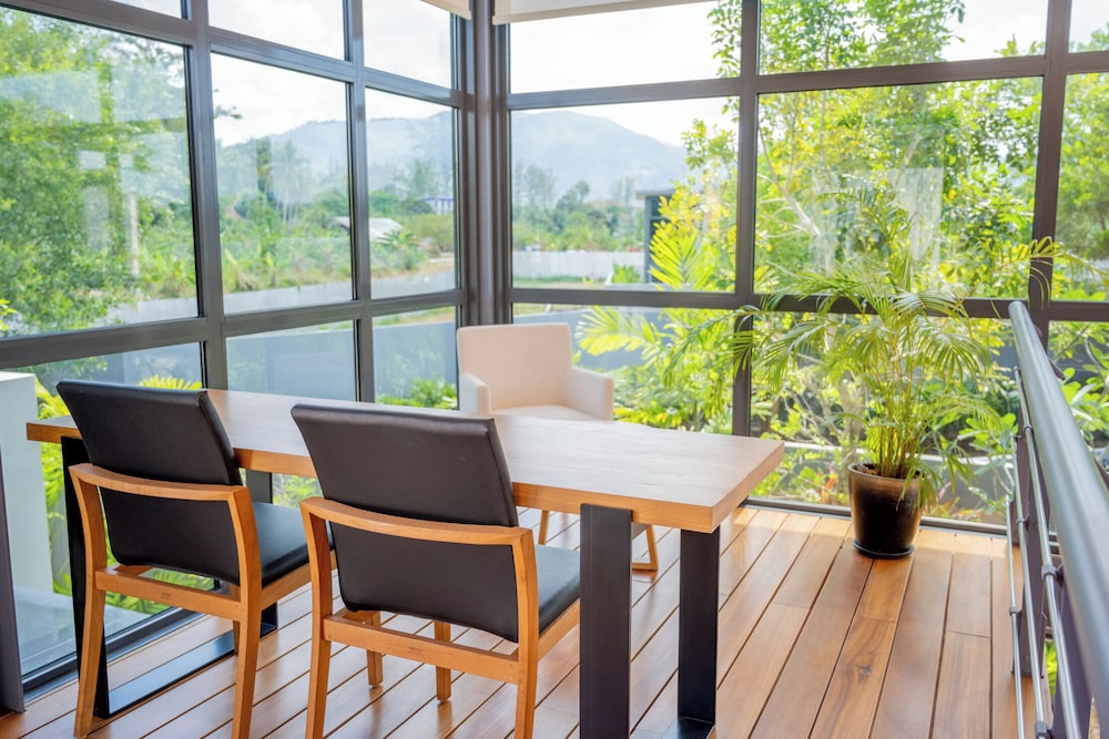 Villa Azure with Pool in Riverhouse