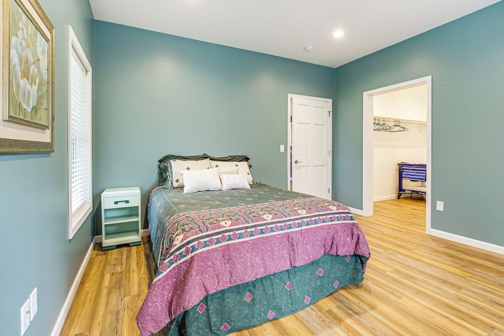 2 Mi to Lake Michigan: Home w/ Patio in Green Bay