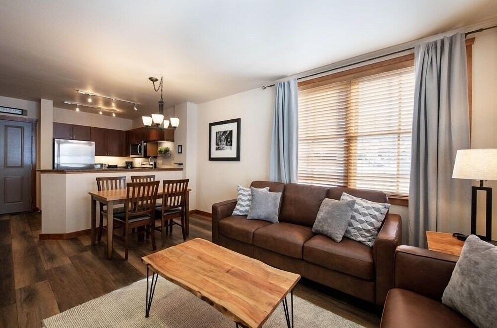 Zephyr Mountain Lodge Condos