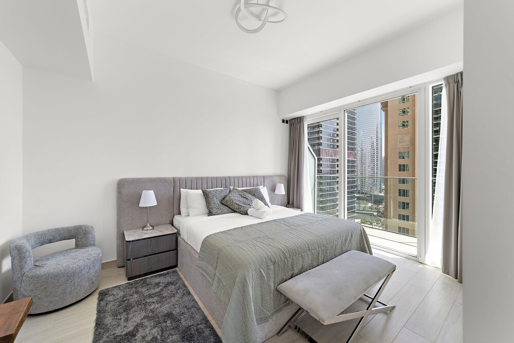 Stunning One-bedroom Apartment in Me Do Re in JLT