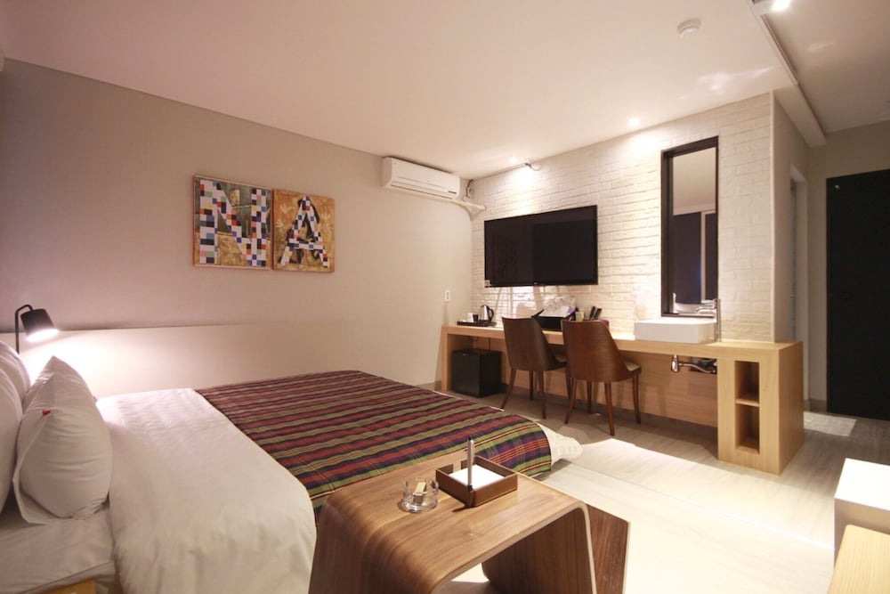 hotel room