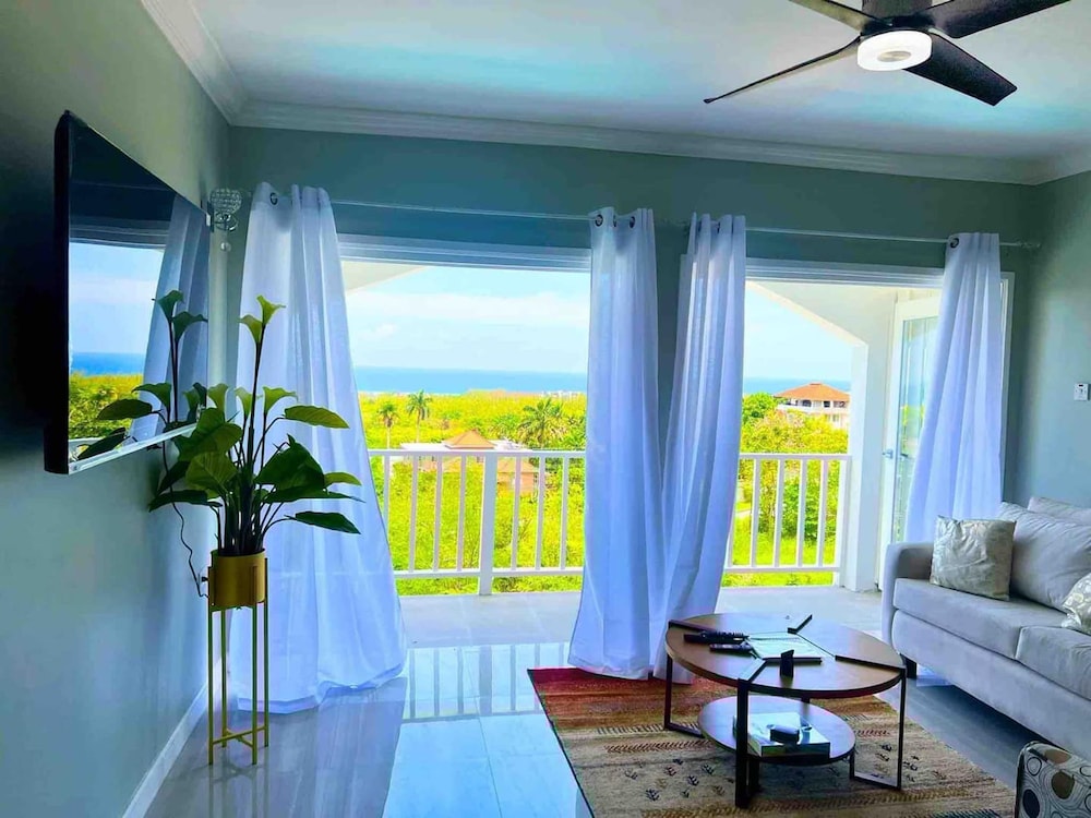 Charming Sea View Town House Chef Driver Optional view 2