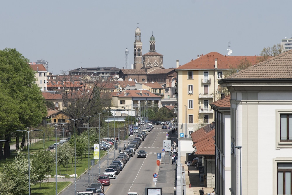 Bright & Cozy Flat near Navigli, Iulm, Tortona
