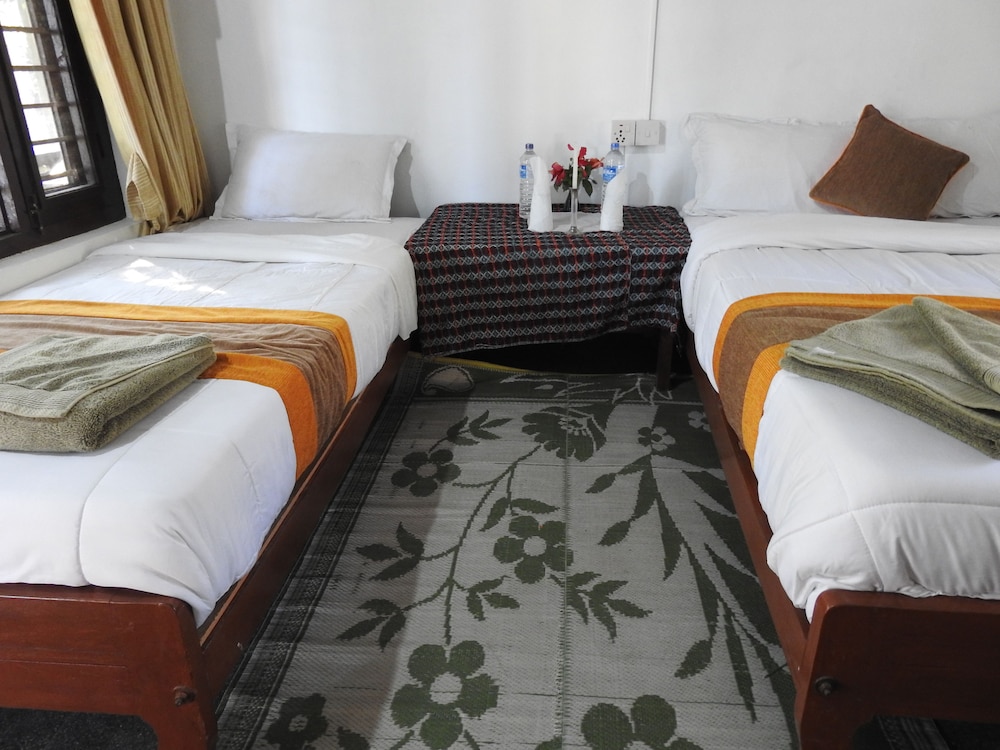 Rhino Lodge Bardia