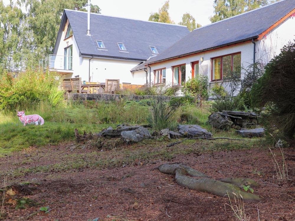 Creag Dhubh Cottage