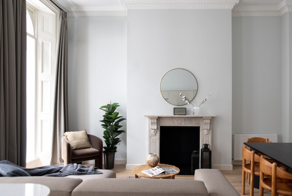 Gulaid House Knightsbridge by Bob W London