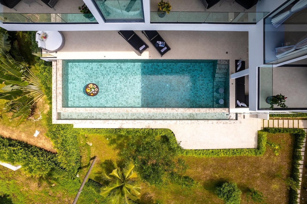 4 Bed SeaView Villa with Breakfast KBR32