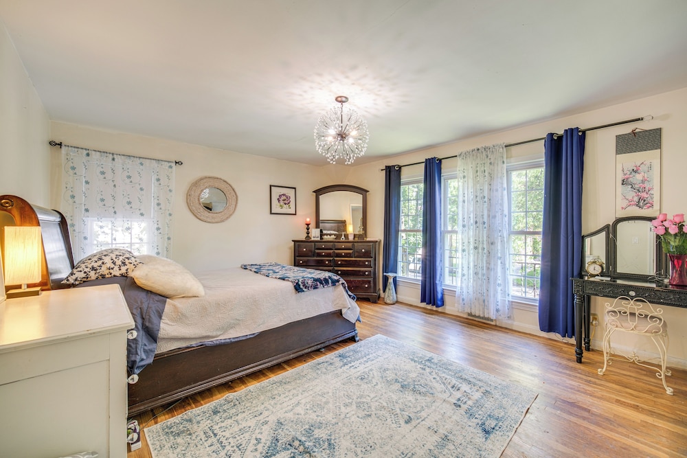 9 Mi to Cleveland: Home Near Hospitals & Colleges