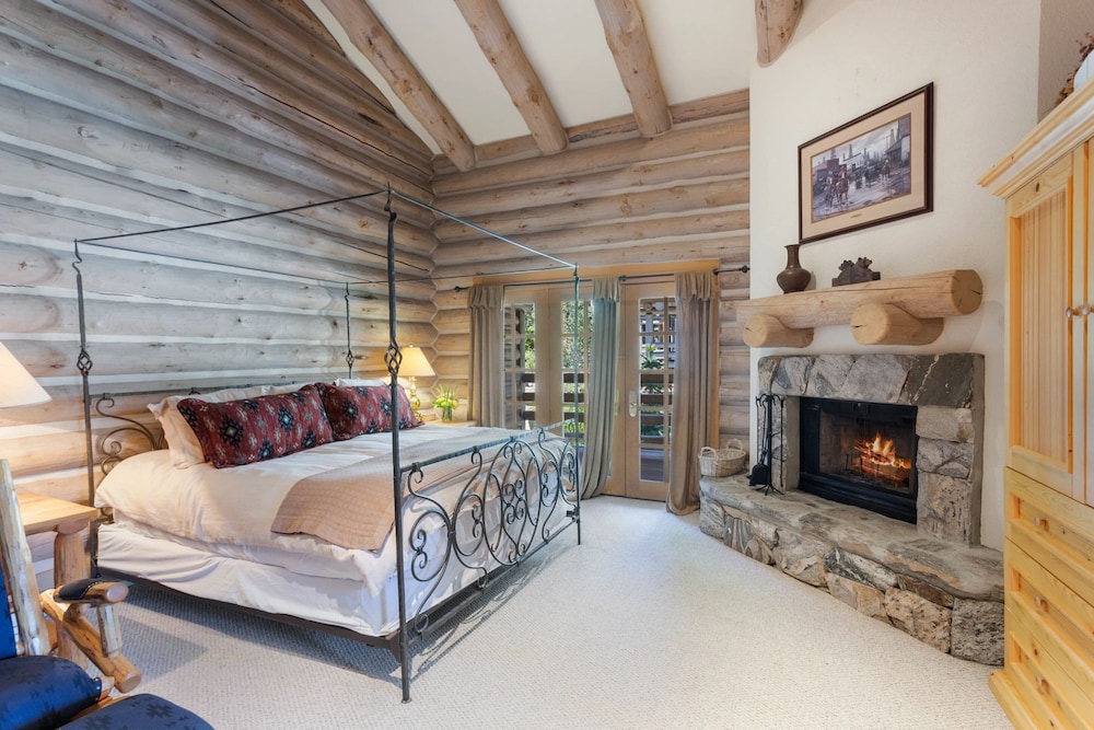 Pine Inn at Trail's End Lodge - Three Bedroom Residence with Spa #3 3 Condo