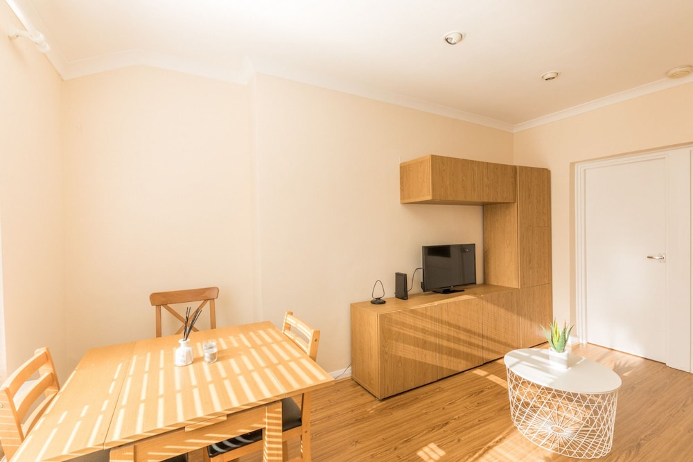 Eson2 - The Martlett Court Residence II