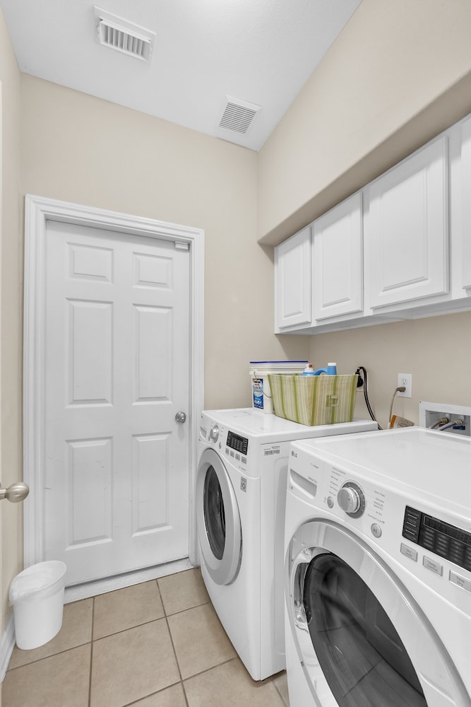 Spacious 6br Getaway Near Houston's Best 6 Bedroom Home
