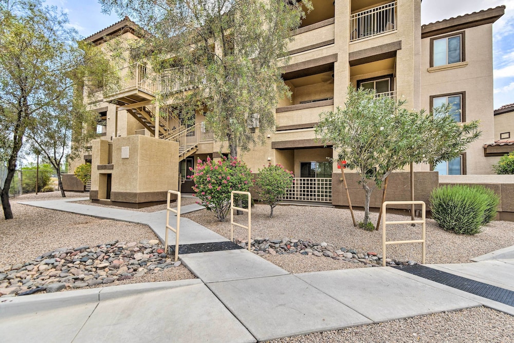 8 Mi to Tonto Nat'l Forest: Modern Condo in Mesa! view 4