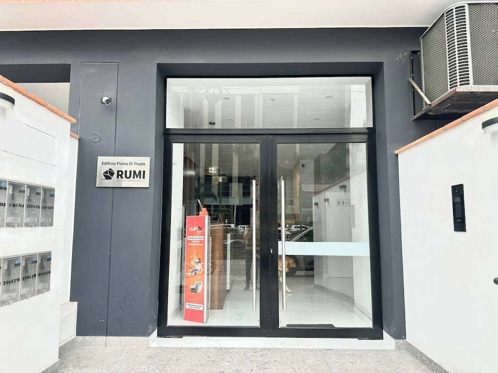 Modern 1BR on J Prado Board San Isidro