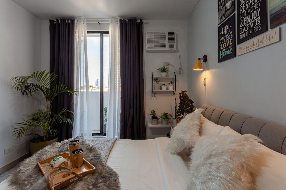 Buenbyahe Rooms  F Residences near Edsa view 3