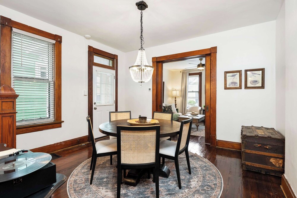 German Charm Suites Sleeps 8!
