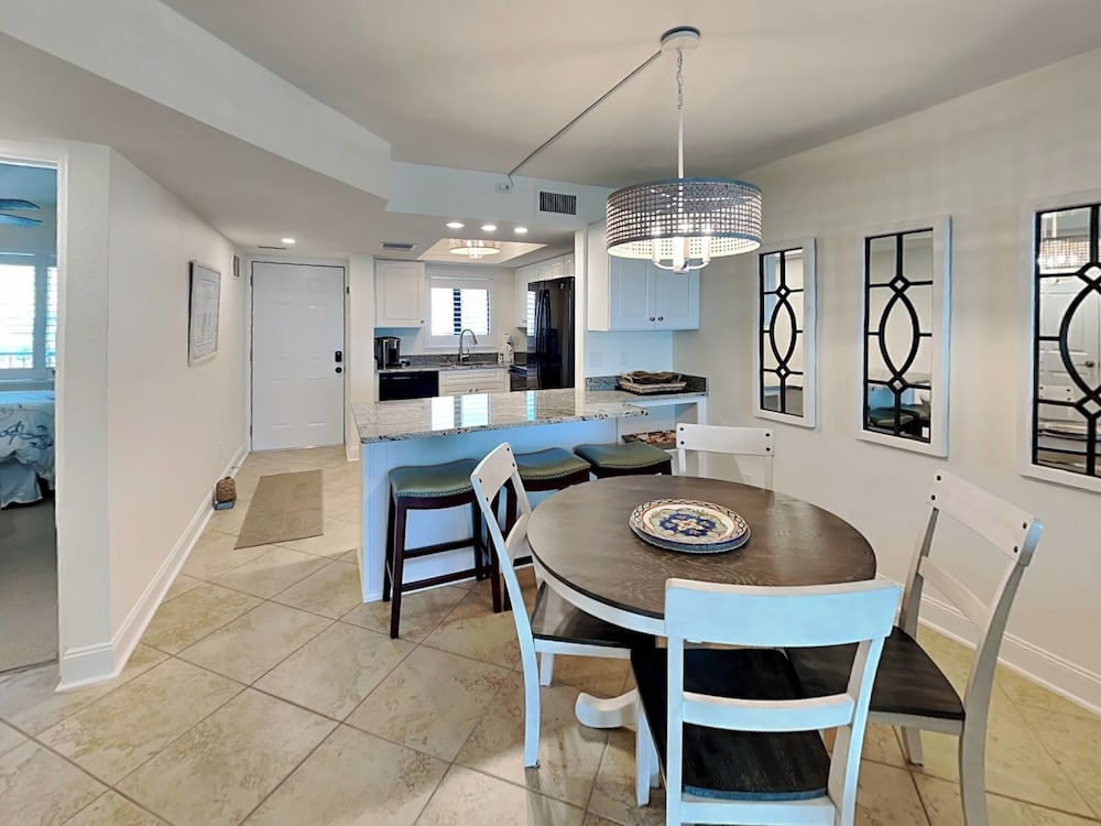 Seaside 4 by Distinctive Beach Rentals