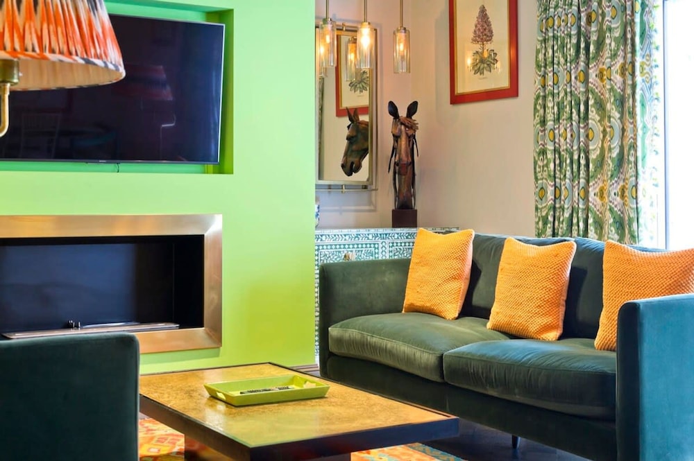 3 Bed Kensington Garden Flat