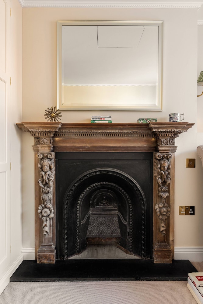 Milborne Grove by Onefinestay