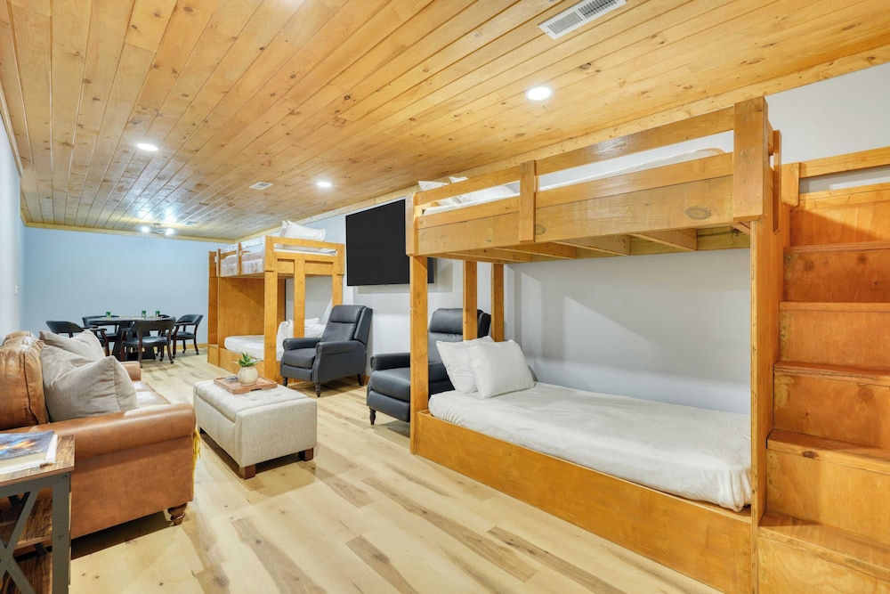 Hot Tub, Game Room & Views Near Downtown Gatlinburg Perfect Too by Avantstay
