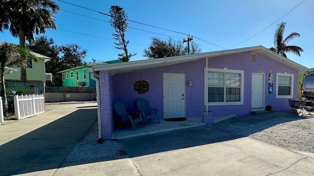 Lil Lavender House in Fort Myers Beach