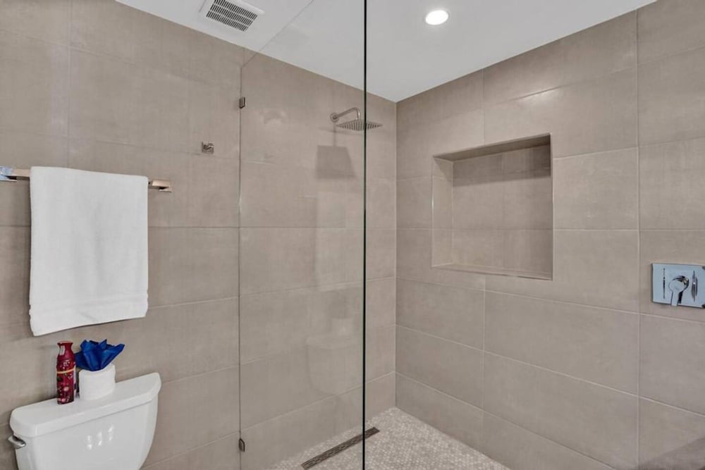 Pool House 3 Bedroom Home Victoria Park