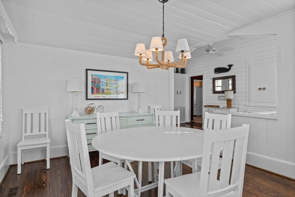 Sunset Shores 5 Bedroom Home