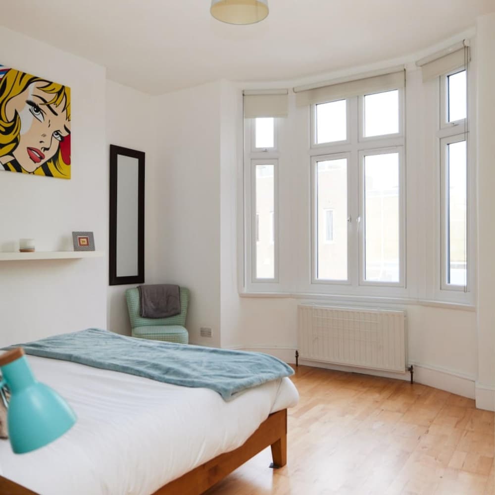 The Putney Hideout - Bright 1bdr Flat