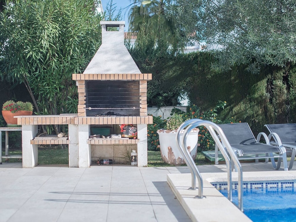 Beach In Cambrils Villa With Private Pool