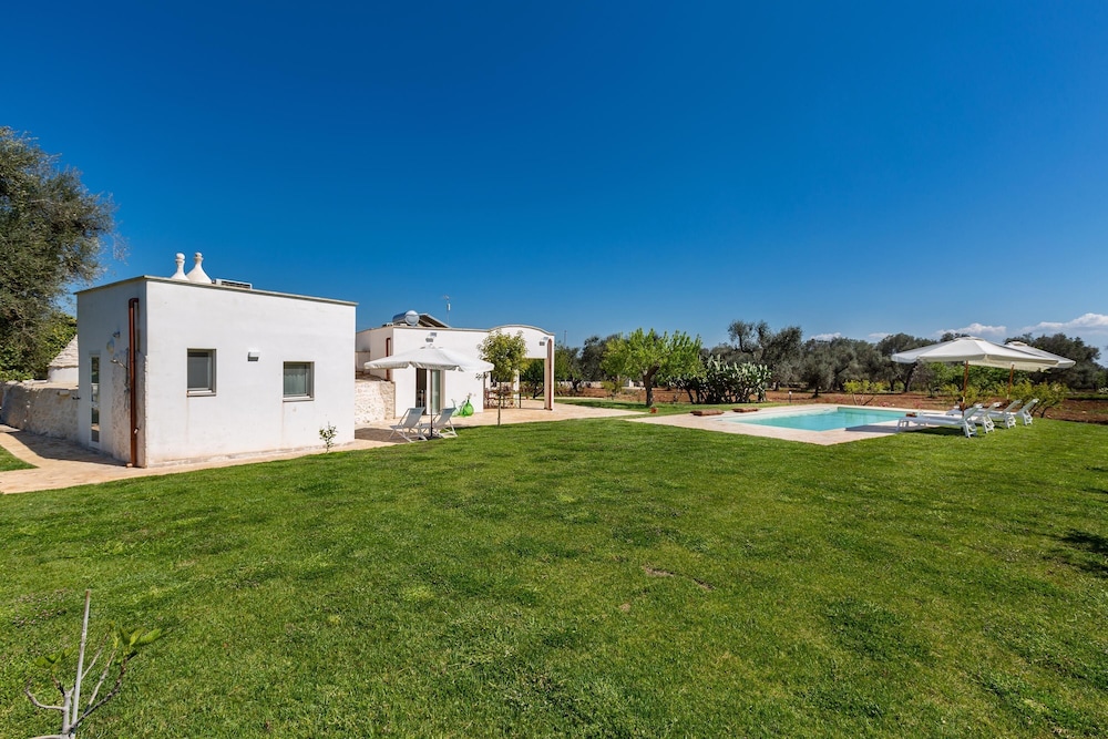 3360 Trulli Pangi by Perle di Puglia view 3